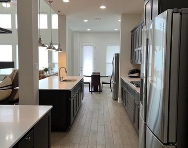 99 Maritime Way - Photo Thumbnail 7
