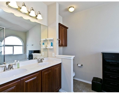 1808 Sand Creek Rd - Photo Thumbnail 17