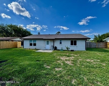1747 Papaya Drive N - Photo Thumbnail 3