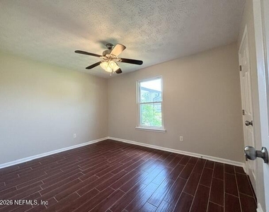 1747 Papaya Drive N - Photo Thumbnail 10