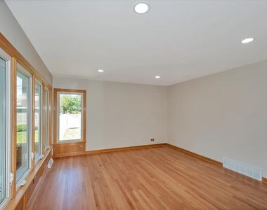 1005 E Park Street - Photo Thumbnail 6