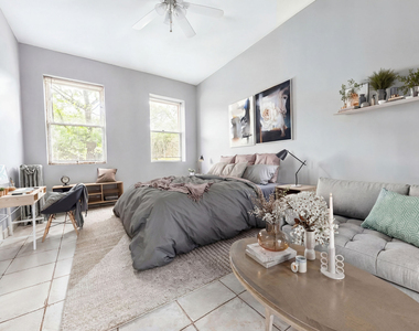 4764 N Virginia Avenue - Photo Thumbnail 8