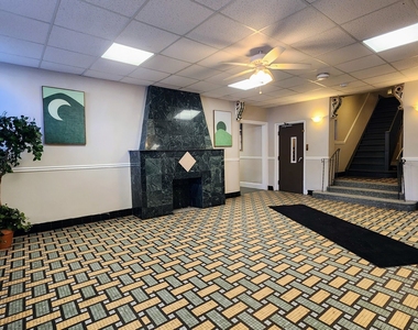 4764 N Virginia Avenue - Photo Thumbnail 2