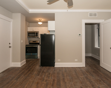 817 W Lakeside Place - Photo Thumbnail 10