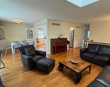 939 Wayne Avenue - Photo Thumbnail 5