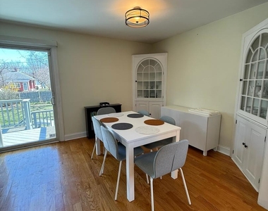 939 Wayne Avenue - Photo Thumbnail 3