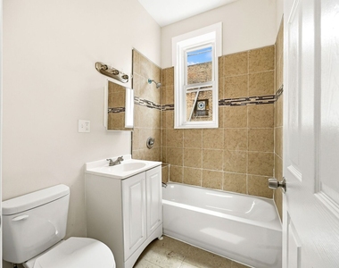 1621 S Lawndale Avenue - Photo Thumbnail 3