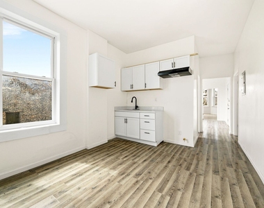 1621 S Lawndale Avenue - Photo Thumbnail 9