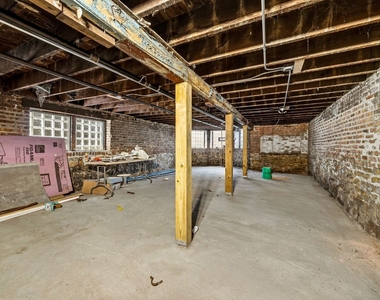 1621 S Lawndale Avenue - Photo Thumbnail 10