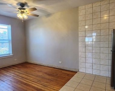 4764 N Virginia Avenue - Photo Thumbnail 2