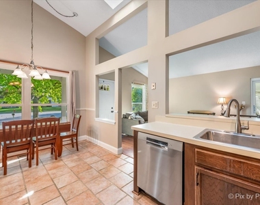 417 Bayview Avenue - Photo Thumbnail 8