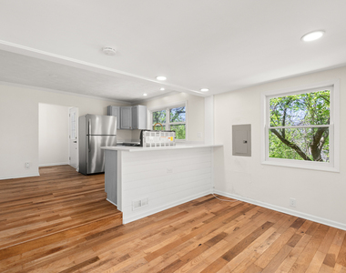 1010 Osage Drive - Photo Thumbnail 4