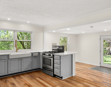1010 Osage Drive - Photo Thumbnail 6