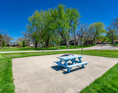 1010 Osage Drive - Photo Thumbnail 22