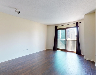 400 N Lasalle Drive - Photo Thumbnail 3