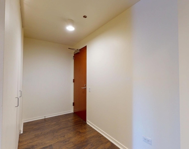400 N Lasalle Drive - Photo Thumbnail 2