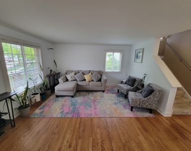 7722 Milan Way - Photo Thumbnail 4
