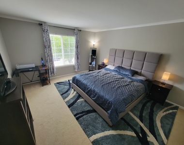 7722 Milan Way - Photo Thumbnail 15