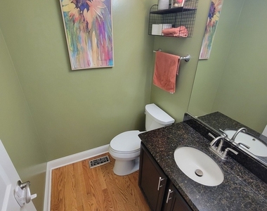 7722 Milan Way - Photo Thumbnail 14