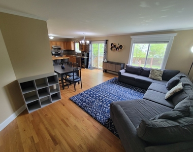 7722 Milan Way - Photo Thumbnail 12