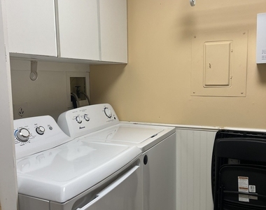 1106 Wildberry Court - Photo Thumbnail 14