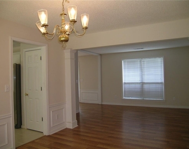 3674 Kentford Lane - Photo Thumbnail 2