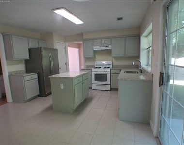 3674 Kentford Lane - Photo Thumbnail 6