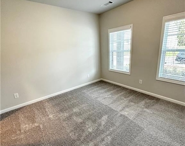 1772 Dover Creek Lane - Photo Thumbnail 5