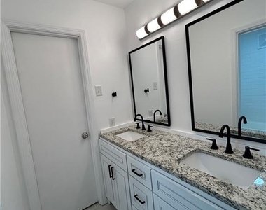 1822 N Rock Springs Rd Ne - Photo Thumbnail 10