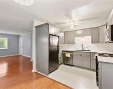 1822 N Rock Springs Rd Ne - Photo Thumbnail 7