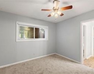 1822 N Rock Springs Rd Ne - Photo Thumbnail 16