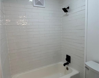 1822 N Rock Springs Rd Ne - Photo Thumbnail 9