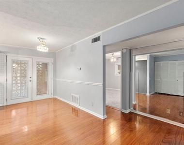 1822 N Rock Springs Rd Ne - Photo Thumbnail 8