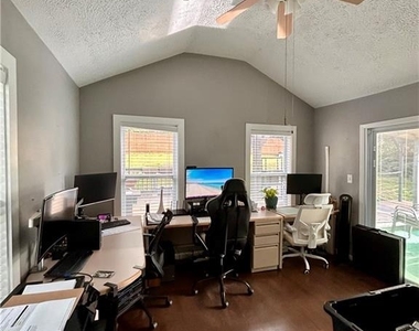 2134 Atkinson Lane - Photo Thumbnail 7