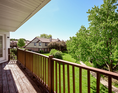 363 Pembroke Lane - Photo Thumbnail 6