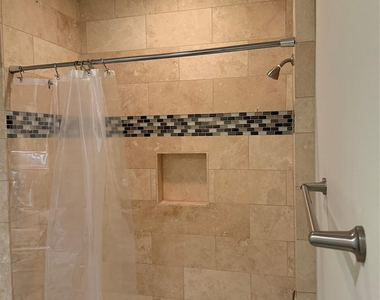 1007 Roberts Street - Photo Thumbnail 4