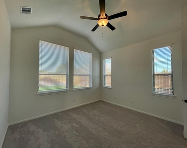 639 Silver Pear Court - Photo Thumbnail 16