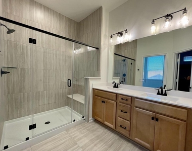 639 Silver Pear Court - Photo Thumbnail 13