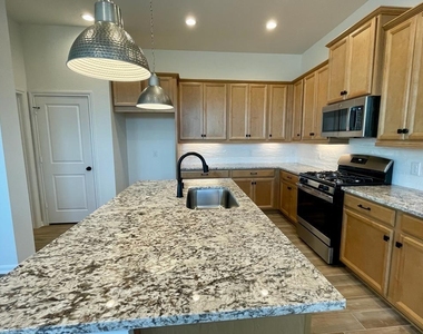 639 Silver Pear Court - Photo Thumbnail 10