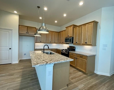 639 Silver Pear Court - Photo Thumbnail 8
