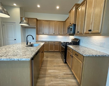 639 Silver Pear Court - Photo Thumbnail 9