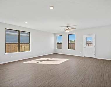 14520 Jelly Pines Drive - Photo Thumbnail 4