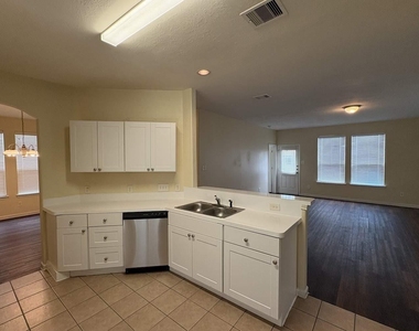 1010 Doubletree Glen Drive - Photo Thumbnail 3