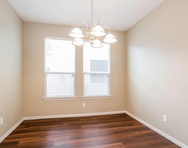 1010 Doubletree Glen Drive - Photo Thumbnail 5
