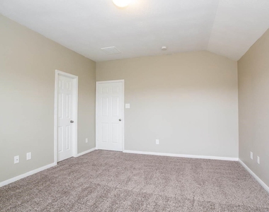 1010 Doubletree Glen Drive - Photo Thumbnail 9