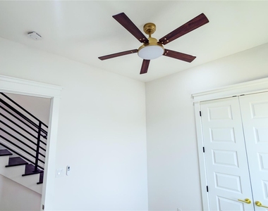 819 North Loop - Photo Thumbnail 30