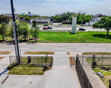 819 North Loop - Photo Thumbnail 46