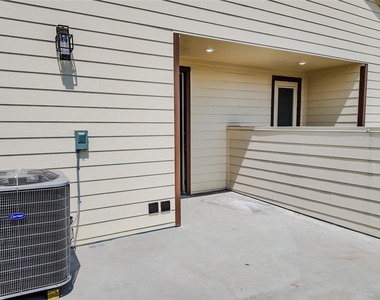 819 North Loop - Photo Thumbnail 44
