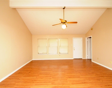 16503 Canario Drive - Photo Thumbnail 8