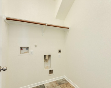 3505 Firenze Drive - Photo Thumbnail 18